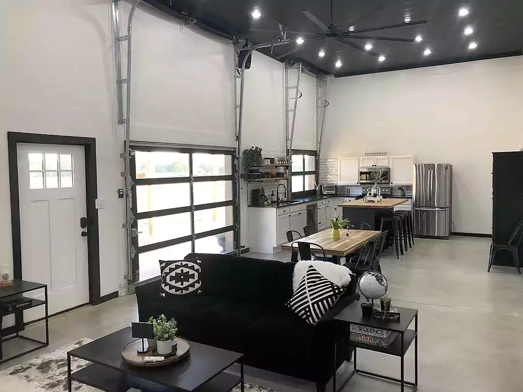 Deep South Buildings Inside